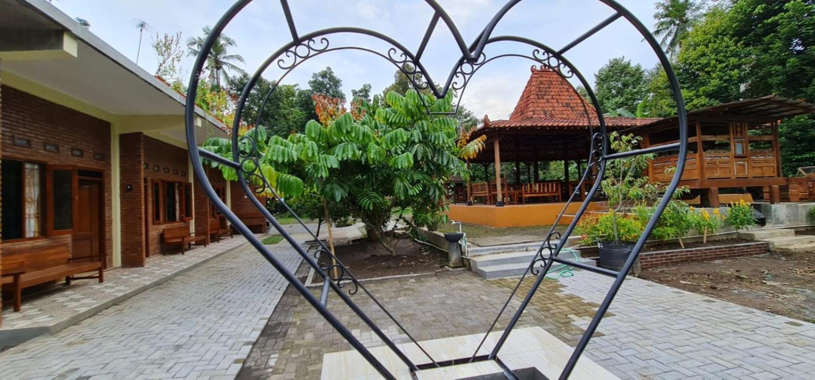 Anugrah Borobudur Magelang Extérieur photo