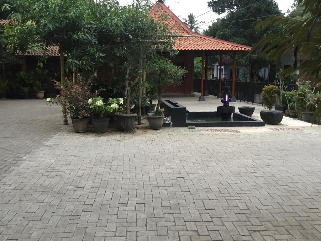 Anugrah Borobudur Magelang Extérieur photo